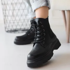 Daum Siyah Cilt Bağcıklı Bot (Numara: 39)