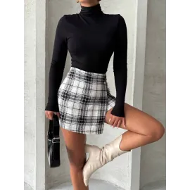 İki Düğmeli Şort Ch Kumaş Etek Ekoseli Siyahbeyaz H26414 (Beden: M)