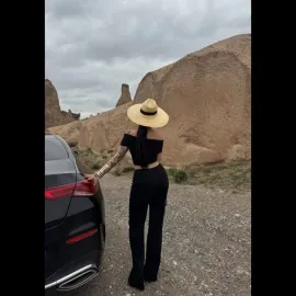 Madonna Yaka Bol Paça Pantolonlu Takım Siyah (Beden: S)