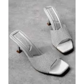 Luart Platin Simli Topuklu Terlik (Numara: 39)